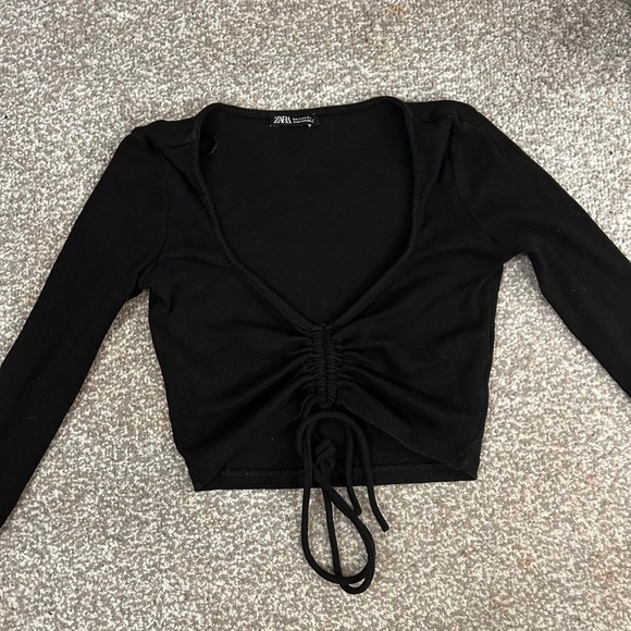 Zara Tops - Zara black cropped long sleeve top